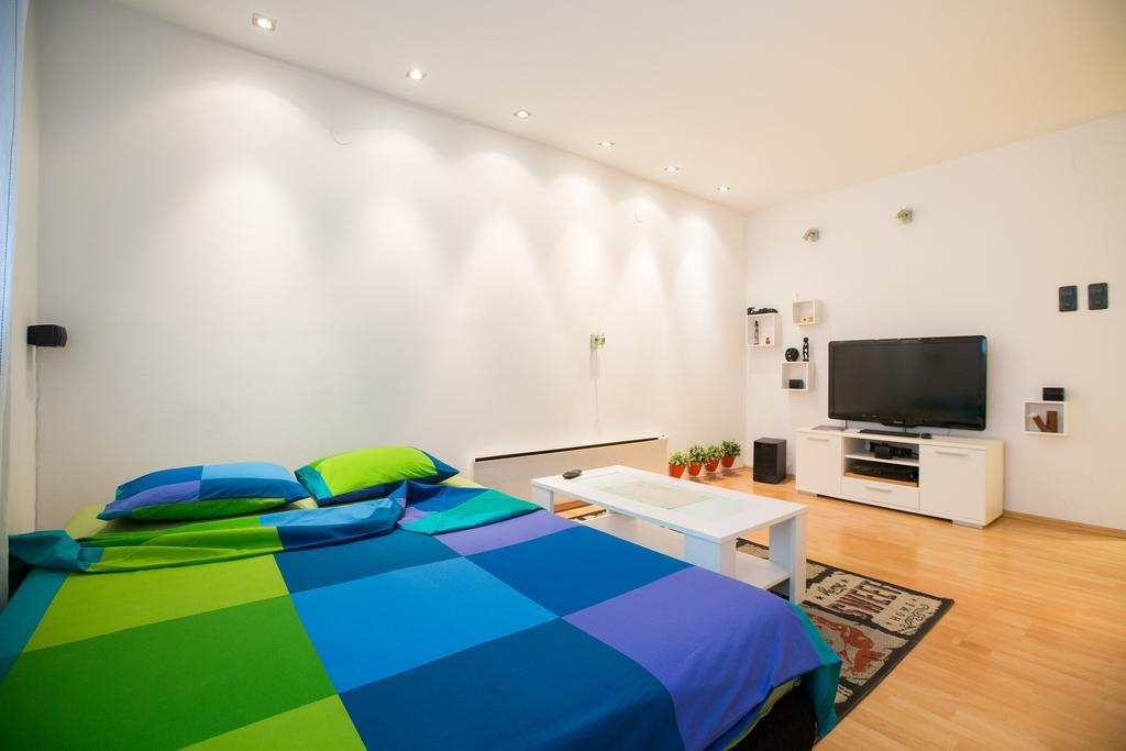 Eazzynight Center Apartment ซาเกร็บ ห้อง รูปภาพ