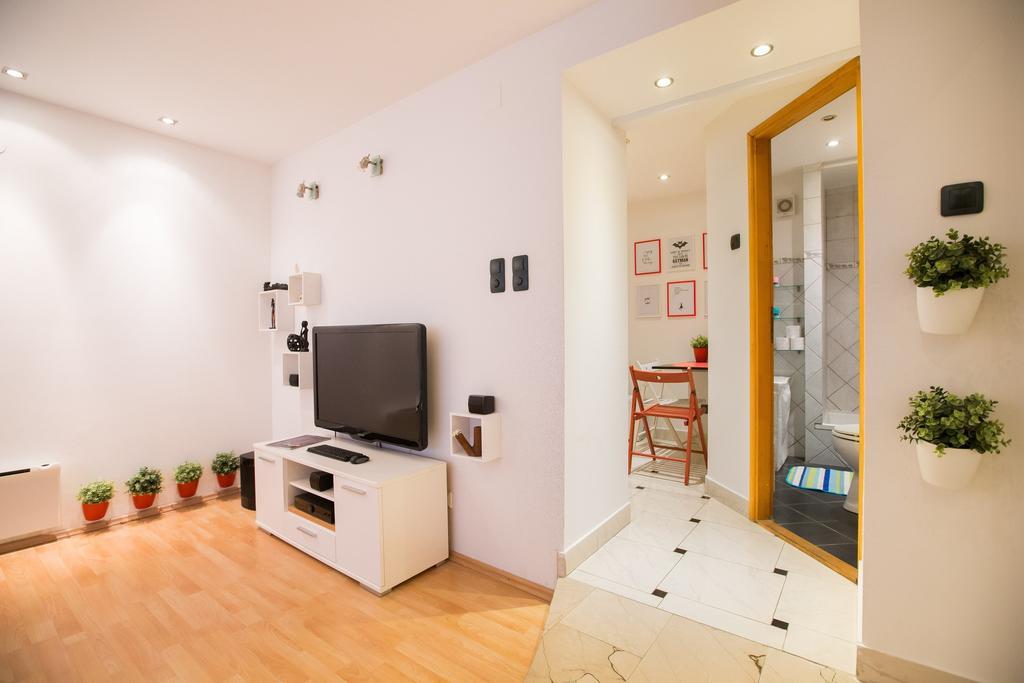 Eazzynight Center Apartment ซาเกร็บ ห้อง รูปภาพ